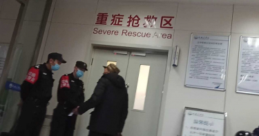女醫遭病患家屬割喉!「氣管全斷」血流到凝固慘死 同事蹲地痛哭