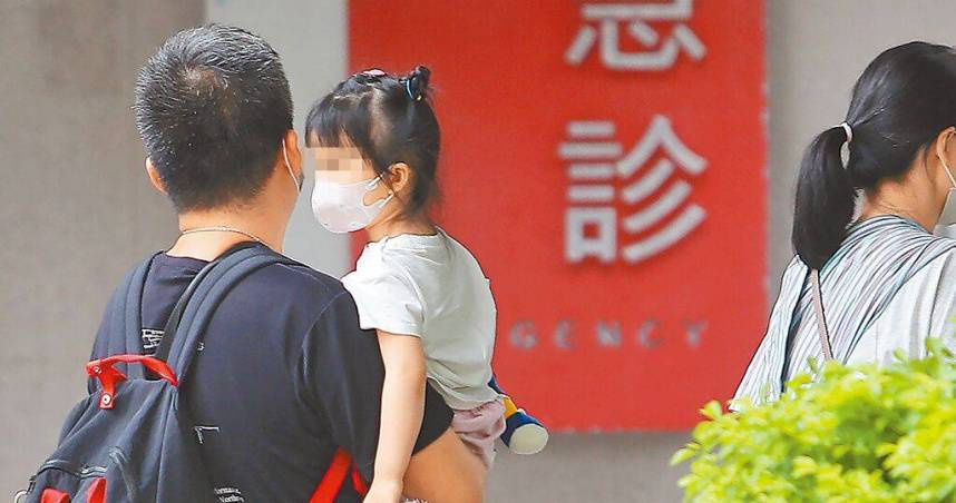 台大醫院小兒感染科主治醫師黃立民今（14）日表示，本次流感與往年大不相同，疫情罕見的持續到2月都沒斷過，估計會延續到夏天，且可能還有第二波流行。（圖／報系資料照）