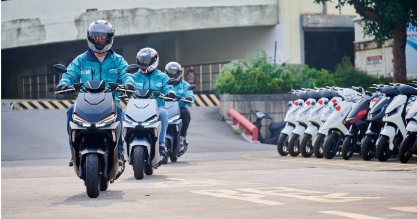 MiG 9為光陽最新全新「充換兩用」白牌電車旗艦，而高雄光陽總廠組成一支「Ionex MiG9研發先鋒路測」車隊，從高雄出發遠征。（圖／光陽提供）