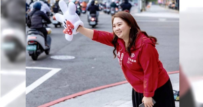 楊珮樺宣布推出台灣基進黨並感謝黨過去對於素人的提攜，給沒有背景的年輕人一個參與政治的舞台 。（圖／取自楊珮樺臉書）