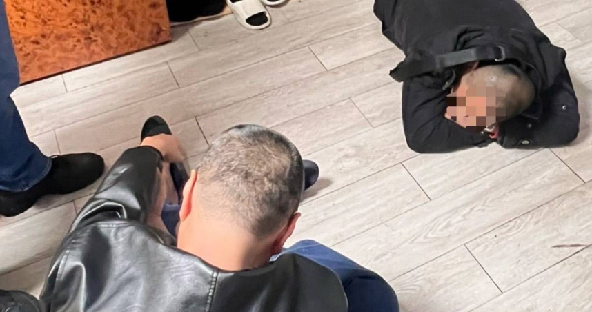 土城公寓成毒品分裝廠，樹林警跨區合作逮3嫌送辦。（圖／翻攝畫面）