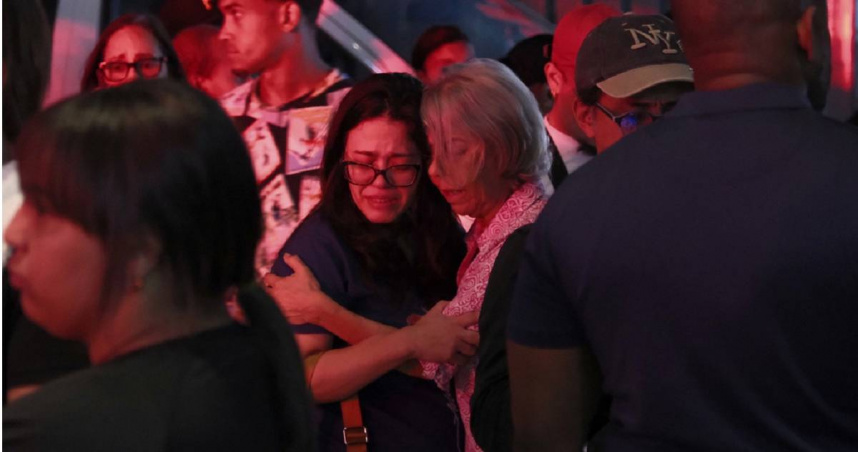 多明尼加首都聖多明哥知名夜店「Jet Set」，在凌晨的演出中發生建築屋頂坍塌事故，目前已知造成98人罹難、155人受傷。（圖／達志／美聯社）