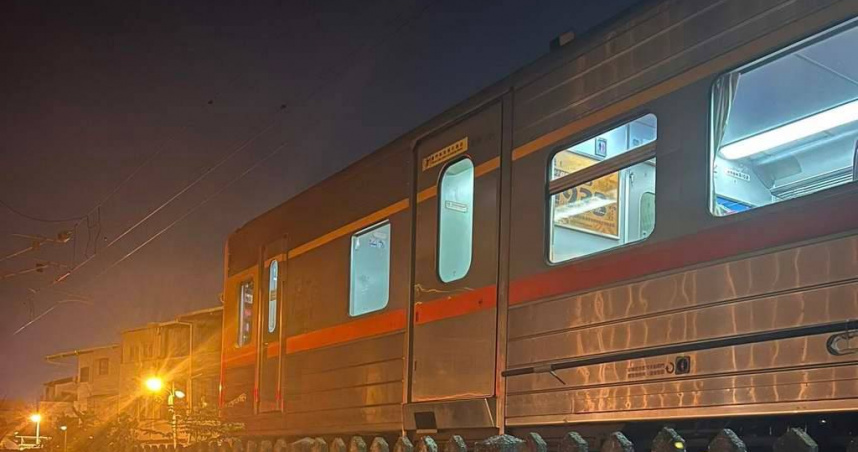 台鐵花蓮至吉安車站發生一起民眾疑似闖鐵道遭自強號列車撞擊。(圖/翻攝自臉書爆料公社公開版)