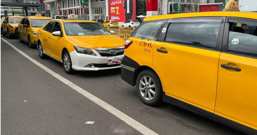 原PO搭計程車沒繫安全帶被開罰。（示意圖／報系資料照）