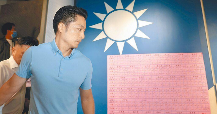 第11屆立法委員及新竹市第11屆市長罷免案26日投票結束，台北市長蔣萬安受訪時表示，理念分歧我們可以辯論，意見不同我們可以對話，民主的桌子不會輕易翻覆，人民的眼睛會分辨標籤的真假。（圖／杜宜諳攝）