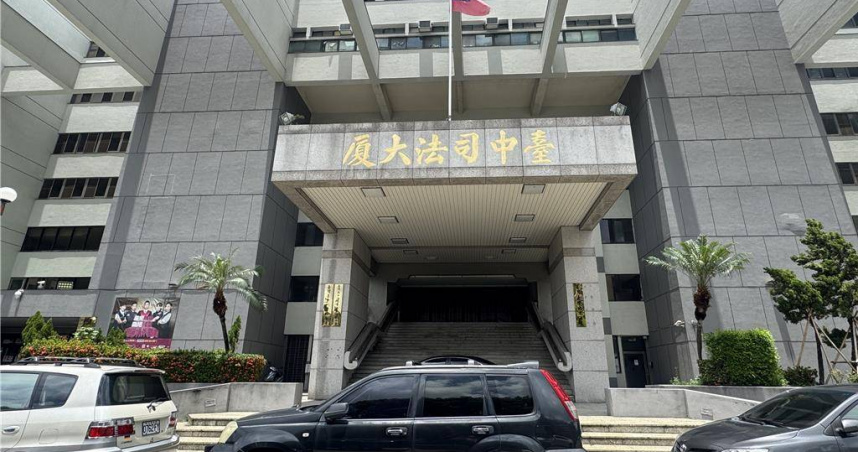 台中1名家長帶著4歲兒子到餐廳用餐，竟當眾用免洗杯讓孩子如廁，蔡姓業者不滿調監視器PO網挨告，檢警意外查出同行林姓友人也錄下影片，蔡、林均遭法院依散布、拍攝兒童性影像罪判處6月，緩刑3年。（圖／報系資料照）