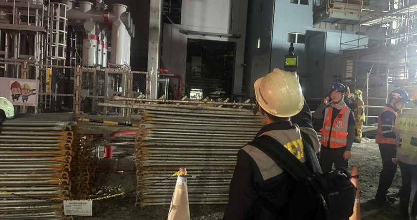 環保局空污小組於事故點，興達發電廠內2號機廠房外，進行周界偵測，五用N.D.、FID 4.0 ppm、總懸浮微粒0.027mg／m3，數據無明顯異常高值。（圖／環保局提供）