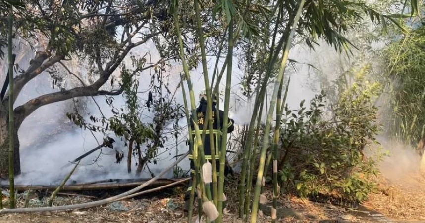 桃園蘆竹老農燒草整地發生意外，全身90%燒傷搶救不治。（圖／翻攝畫面）