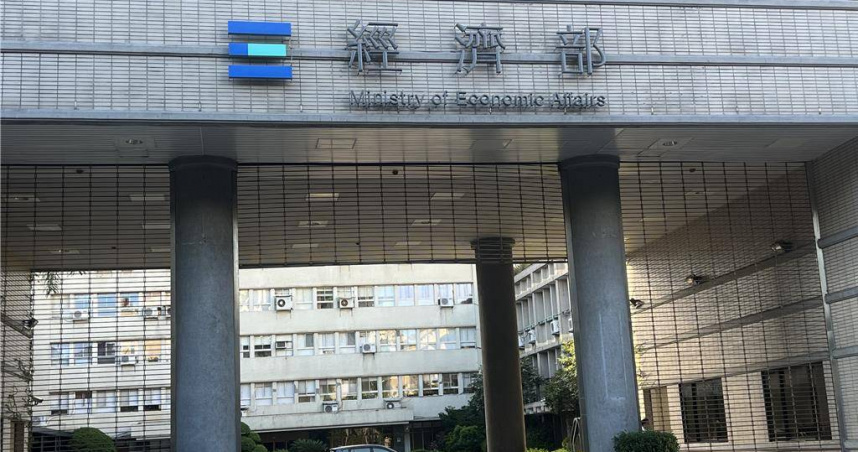 有媒體以有媒體報導總統賴清德近日召見經濟部長龔明鑫，指示2027年前處理好核三重啟，「不要再搞綠電」。經濟部發聲明部長未曾接獲此指示。(圖／報系資料照)