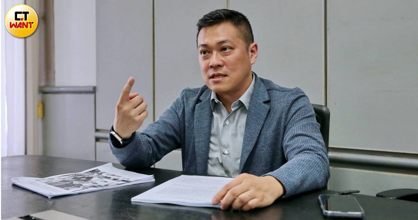 財團法人立夫醫藥研究文教基金會董事陳紹誠，被「瑜珈女神」夏米雅前夫韓傑儀誣控，現已向對方提出妨害名譽告訴，韓則被依加重誹謗起訴。（圖／周志龍攝）