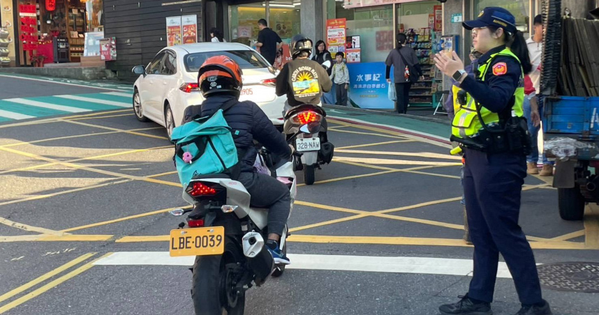 返鄉及旅遊車潮即將湧現，九份地區近兩週觀光人潮激增，瑞芳分局已提前完成交通整備。（圖／翻攝畫面）