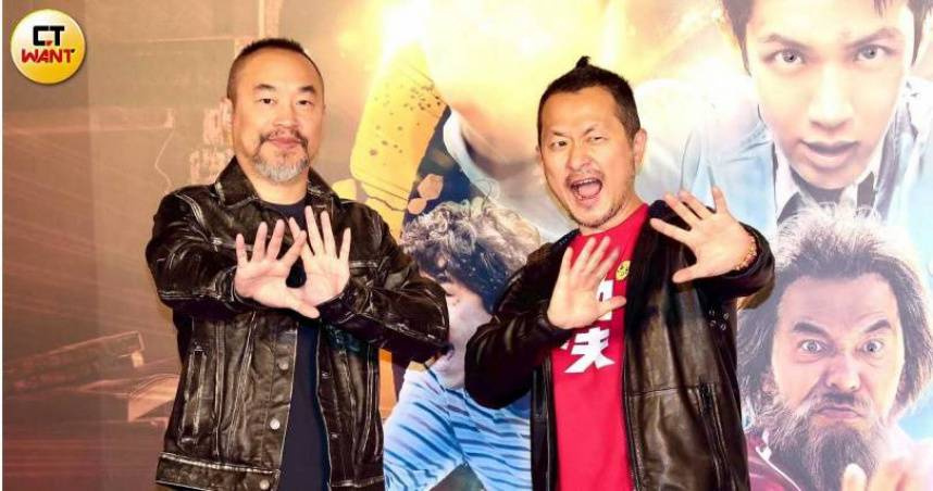 黃立成（左）帳戶爆倉後，深夜再注資約新台幣769萬元加碼。（圖／方萬民攝）