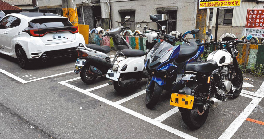 桃園市4月起開放重機停機車格。（圖／報系資料照）