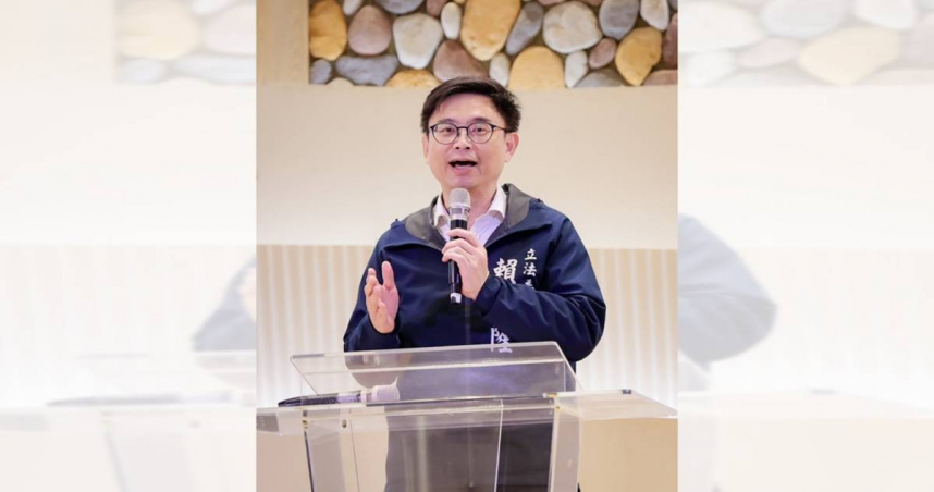 高雄市市長參選人賴瑞隆出席台灣基督長老教會高雄中會第96屆第二次會議，表示將秉持教會關懷社會、奉獻台灣的精神，持續與市民攜手推動高雄進步。（圖／翻攝自賴瑞隆臉書）