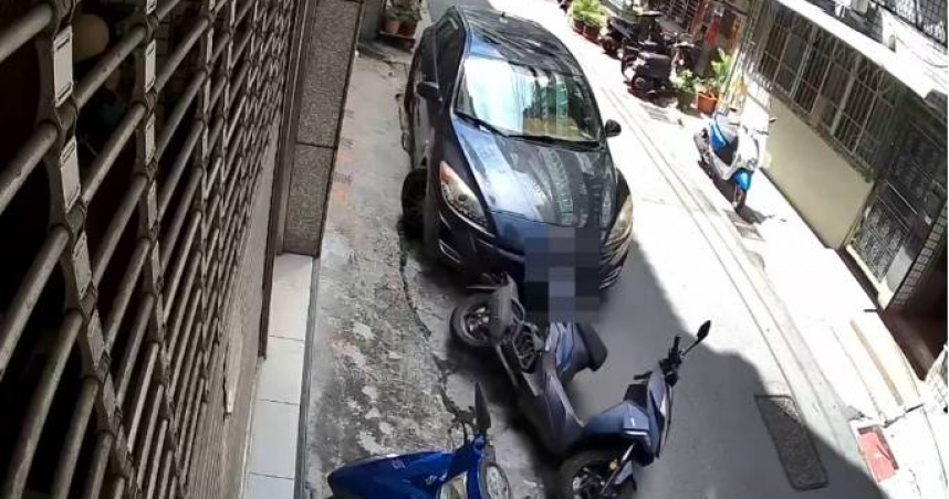 台中男撞倒路邊機車「扶起就閃」！一句沒事慘了　警方出手開罰