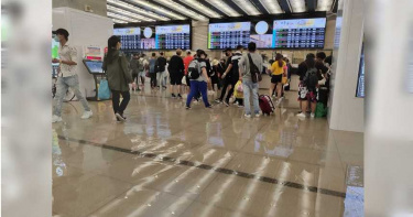 大水灌入售票大廳!台鐵台中新站2度淹水 全因2樓大平台