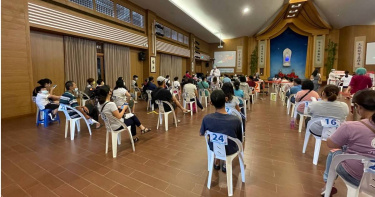 屏東有88人原本應施打莫德納第二劑卻遭到誤打AZ,今天傳出有8人因為發燒就醫。(圖/翻攝畫面)