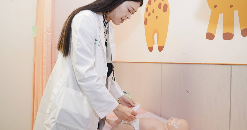 一名小五男童晚上仍須包尿布入睡，醫師表示調整生作息、搭配藥物後，目前治療效果良好。（示意圖／中醫大新竹附設醫院提供）
