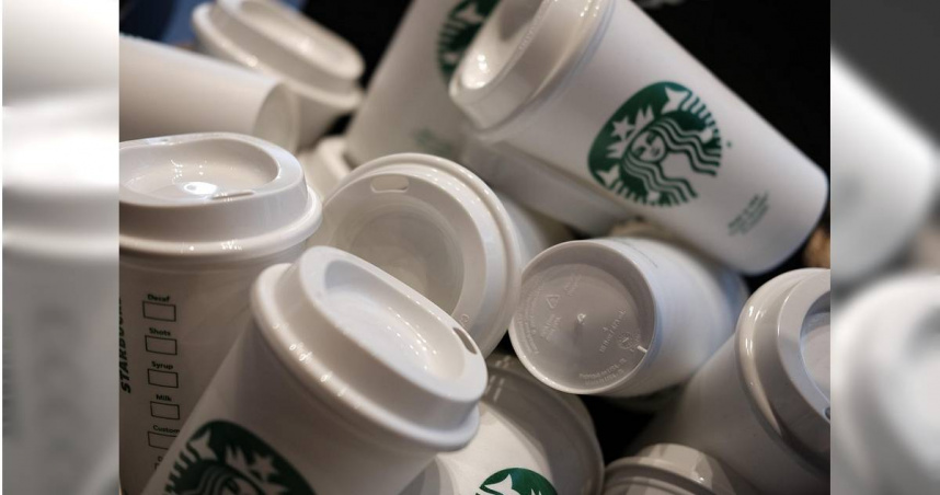 美國連鎖咖啡品牌星巴克（Starbucks）近日宣布，將在全球裁員1100人，並將數百個職缺取消。（示意圖／Pixabay）