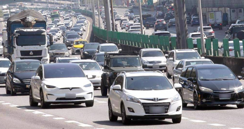 ETC通行費新制上路！登錄主要駕駛人，車主免收欠費通知。（示意圖／報系資料照）