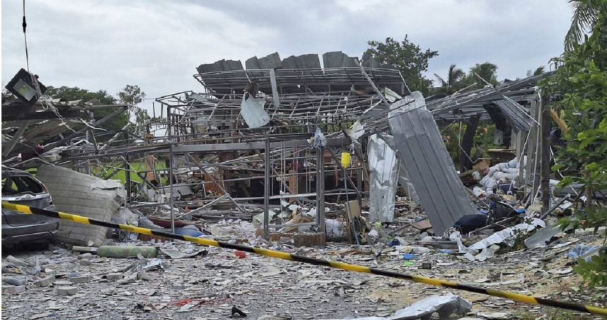 今（30）日，泰國中部素攀武里省一處生產驅鳥用爆竹的工廠發生爆炸，導致10人死亡，1人重傷。（圖／達志／美聯社）