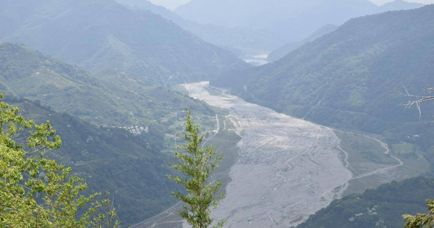 農業部林保署修正處理天然災害漂流木應注意事項，放寬可撿拾木材範圍與搬運方式。（圖／中國時報記者謝明俊攝）