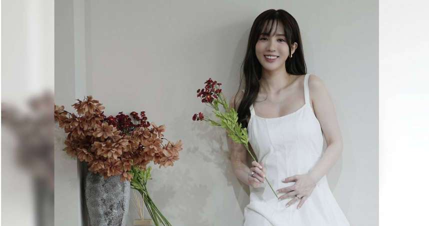 堪稱最美孕婦的愛雅，懷孕期間體態仍維持相當窈窕 。（圖／愛雅辣呦提供）