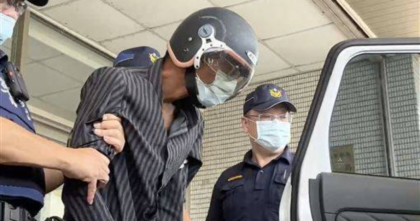 陳姓男子6日下午將站務員推下鐵軌，被依殺人未遂罪移送，遭檢方聲押獲准。（圖／翻攝畫面）