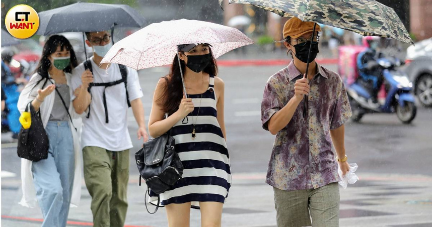 今天中南部山區午後有局部降雨的機率。（示意圖／方萬民攝）