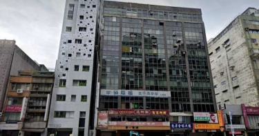 北市東區大樓傳命案 年輕男子「胸口插刀」倒頂樓亡!嚇壞管理員