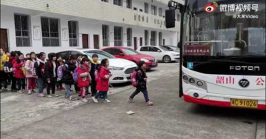 公車每日早晚繞路7公里 只為送偏鄉學生上下課