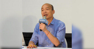 韓國瑜抵達澎湖被問可否興建海底隧道，一反常態保守回應「會評估」。（圖／翻攝自韓國瑜臉書）