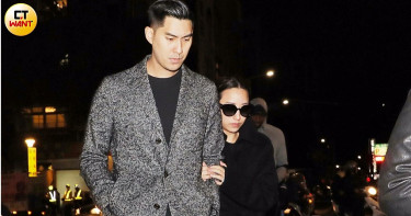 悲慟!摯友毛加恩攜新婚妻 弔唁無緣伴郎高以翔