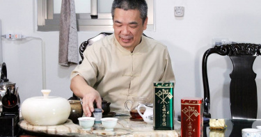 熱心公益的盧孟璋，收藏超過萬斤茶葉，很難想像，他曾是警方爭相諮詢的「驅魔道長」。
