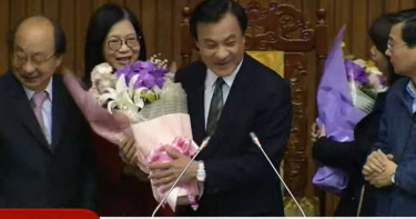 完成總預算三讀修正 蘇嘉全發表畢業感言