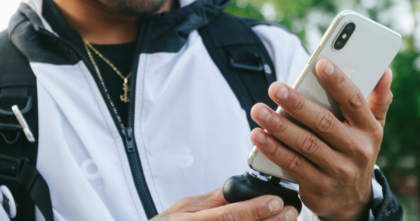 行動電源雖然方便，但如果使用不當或品質不佳，可能會帶來安全隱患。（示意圖／翻攝Pexels）