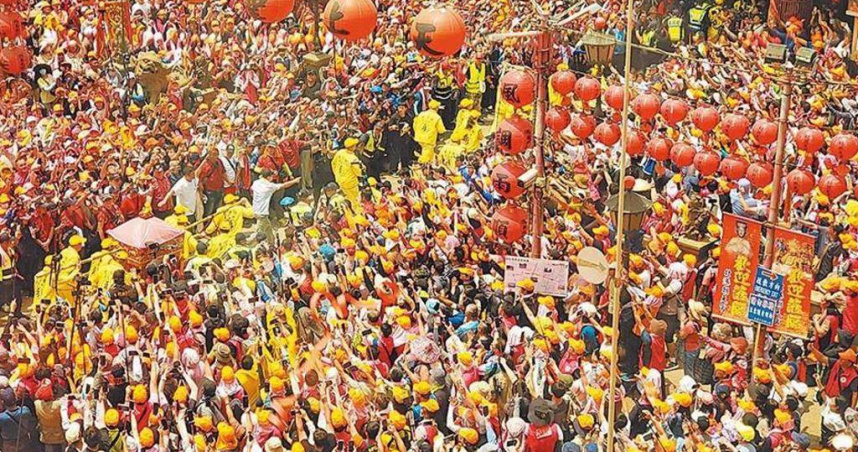 白沙屯媽祖10天9夜徒步進香行程，3日中午抵達北港朝天宮，廟方估有70萬人湧入北港。（報系資料照）