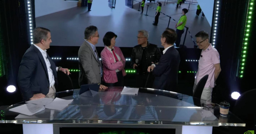 華碩董事長施崇棠與雲達總經理楊麒令參與黃仁勳演講前對談直播。（截圖自直播畫面）