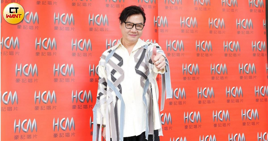 七郎在記者會上自爆離婚23年，女兒已經30歲。（圖／焦正德攝）