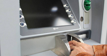 多家銀行下調存戶ATM提款額度。（圖／翻攝Pixabay）