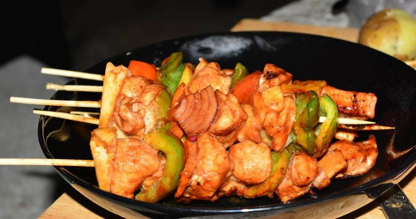 網友討論烤肉聚會時，必有「時間管理大師」不收拾善後。（示意圖／Pixabay）