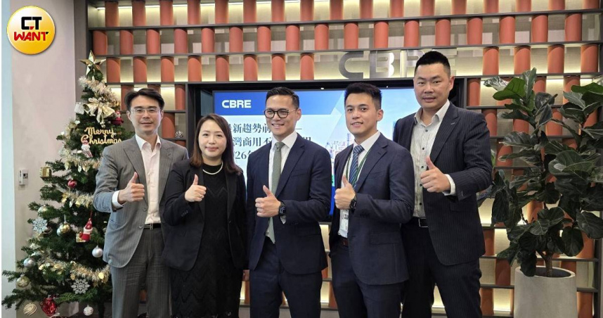 CBRE世邦魏理仕台灣團隊分享2025台灣大型不動產投資市場、台北商辦租賃市場之最新數據及觀察，並發布對於2026年整體不動產市場前景的預測。（圖／林榮芳攝）