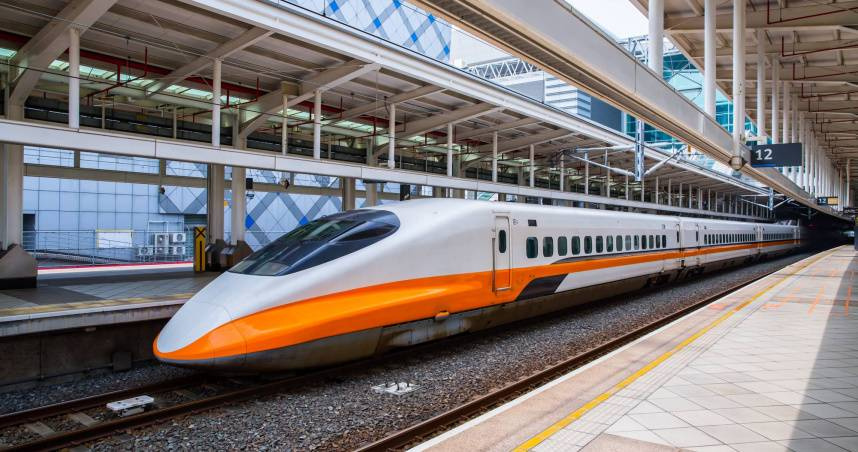 台灣高鐵4月5日清明連假收假夜間發生手持無線電遭盜接事件，導致3列載客營運列車緊急停車，高鐵已報警並提告追究。（圖／翻攝臉書／台灣高鐵）