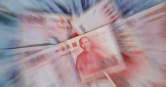 物價持續上漲，不少民眾感嘆100元鈔票的購買力已大不如前。（示意圖／達志／美聯社）