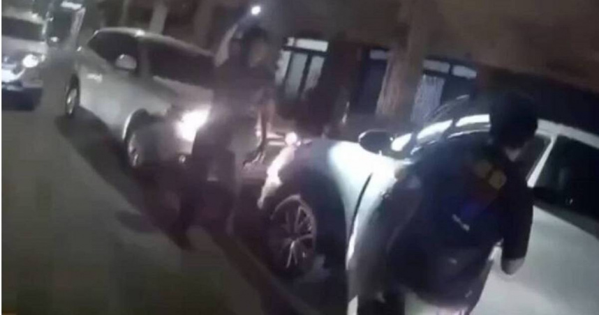 張姓藥頭車內藏200多包毒品，遭市刑大包抄逮捕。（圖／警方提供）