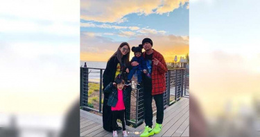Romeo身高直逼「周杰倫臀部」…賞畫模仿親爹站姿 網友:哎呦,可愛哦