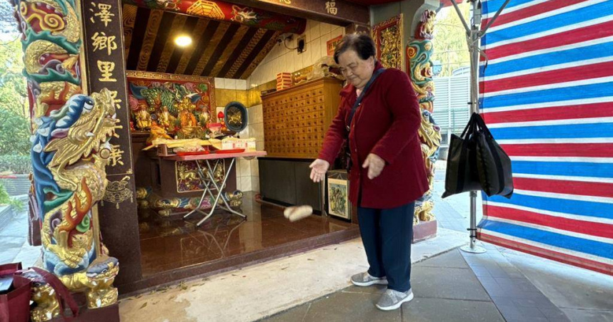 台開集團風獅爺商店街福德祠為金門走春新熱點，已連續舉辦11年的「求發財金」活動。（圖／中國時報于家麒攝）