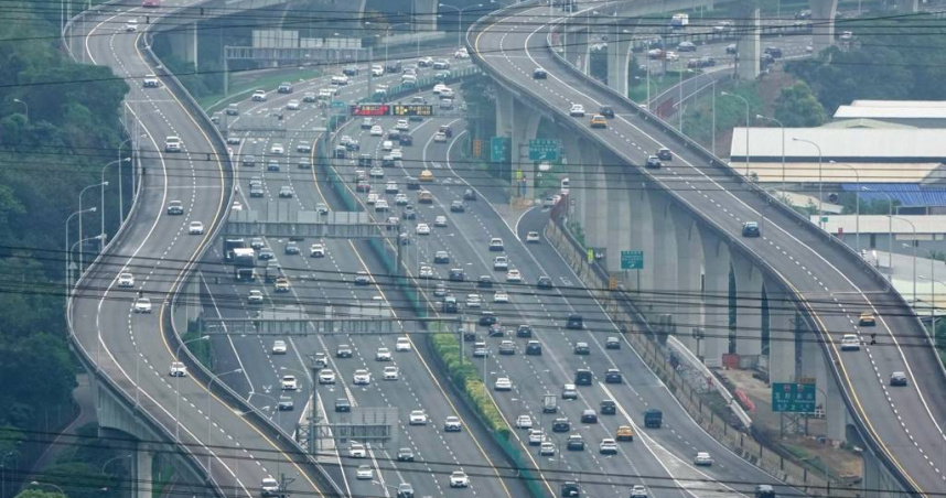 國道多起追撞事故致回堵，高公局：午後這些路段恐塞更久。（示意圖／報系資料照）