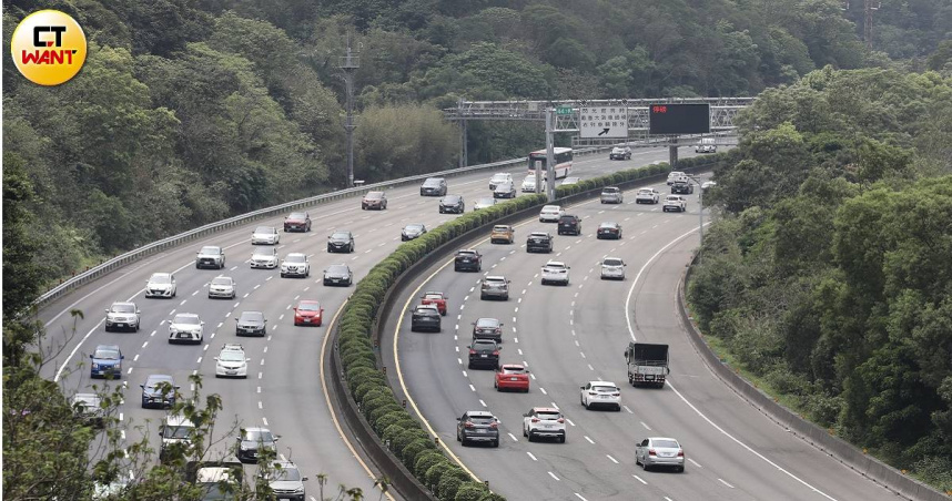 今年端午共有3天連假，高公局也祭出了7大疏運措施。（示意圖／劉耿豪攝）