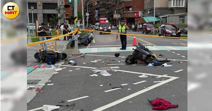 新北市三峽區北大國小旁今天（19日）下午發生嚴重事故，造成3人死亡、12人輕重傷。（圖／沈建邦攝）